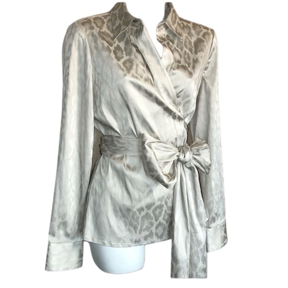 Ann Taylor Tops - ANN TAYLOR leopard silver/white satin top, wrap front, collar, wide sash 10